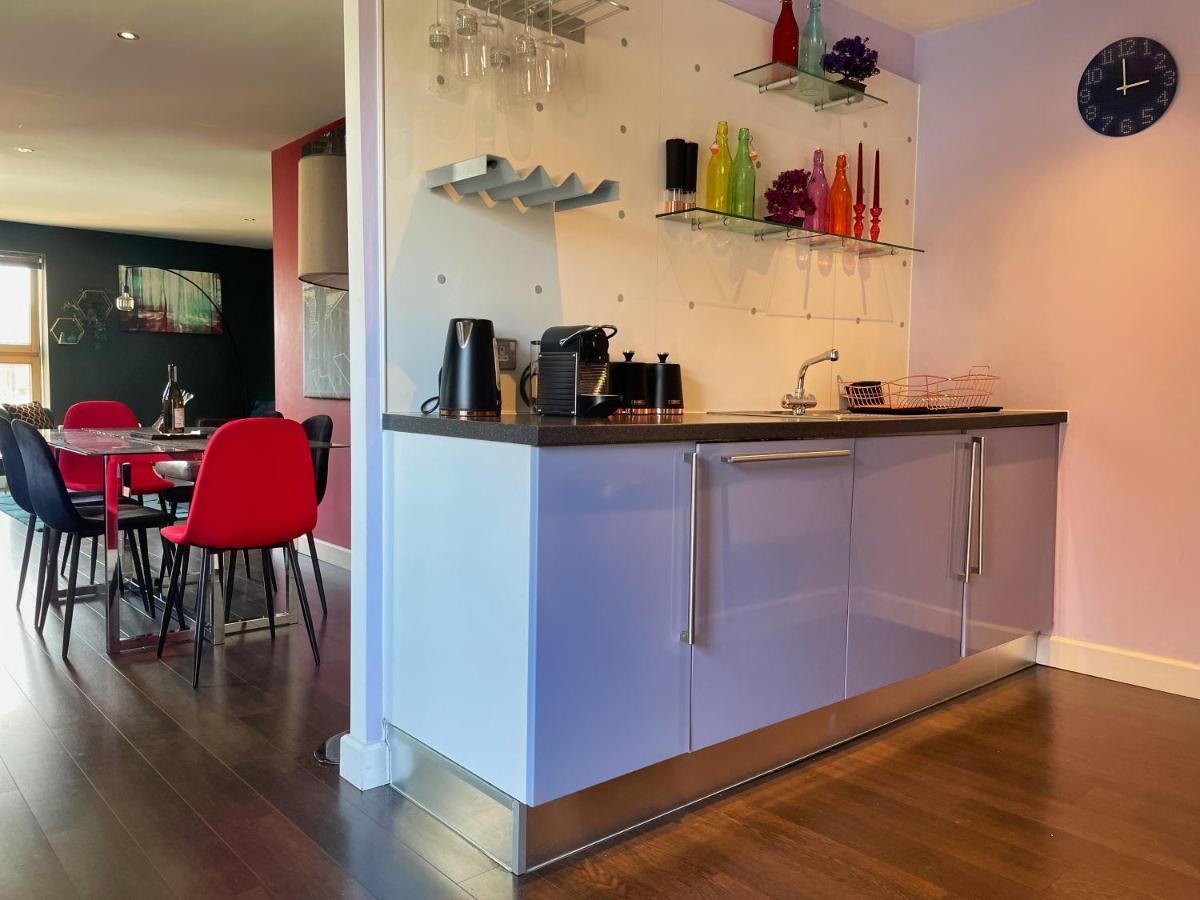 Historic Clock Tower Apartment With Rooftop Terrace And Free Secure Parking Sheffield Extérieur photo