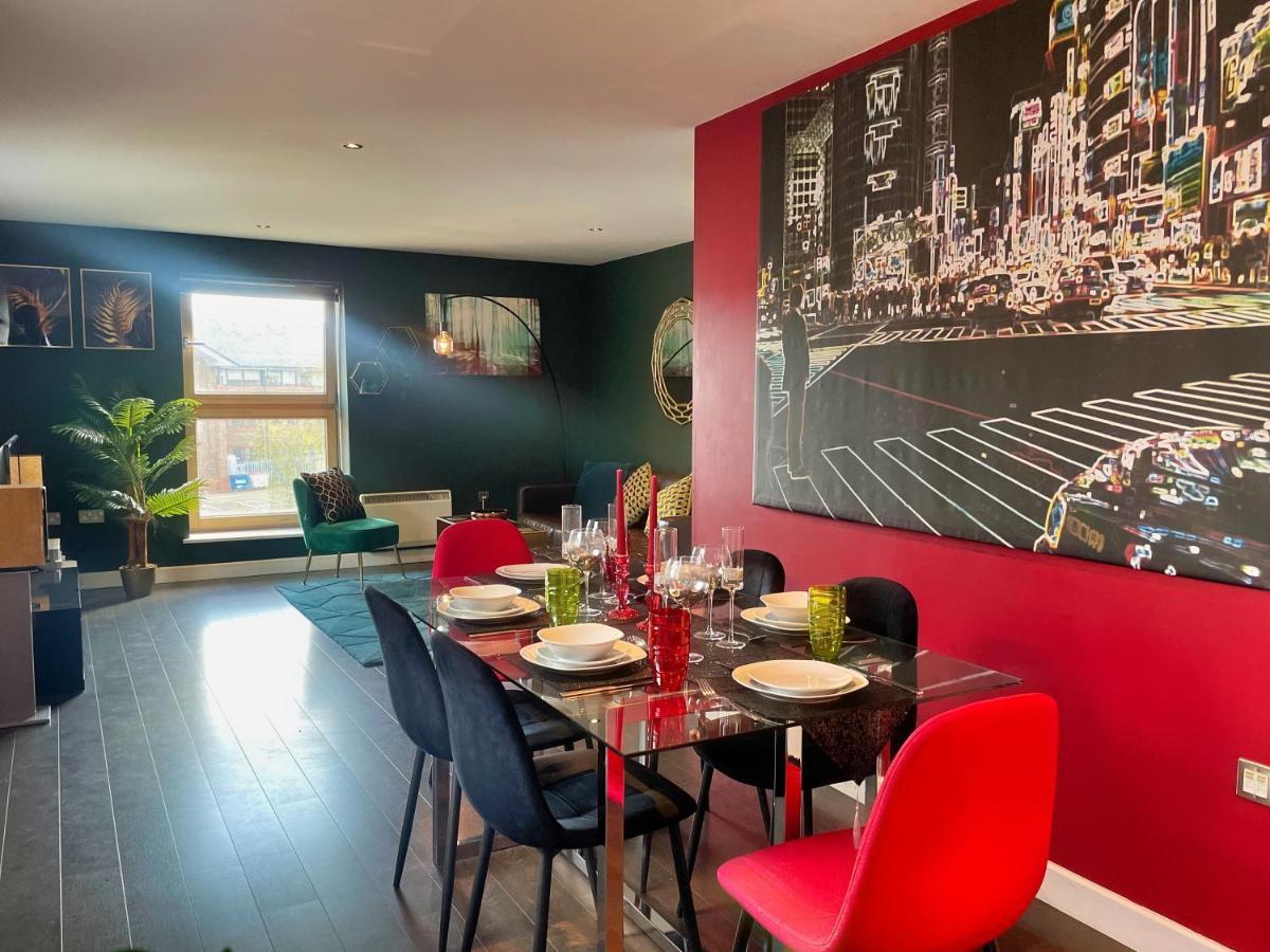 Historic Clock Tower Apartment With Rooftop Terrace And Free Secure Parking Sheffield Extérieur photo