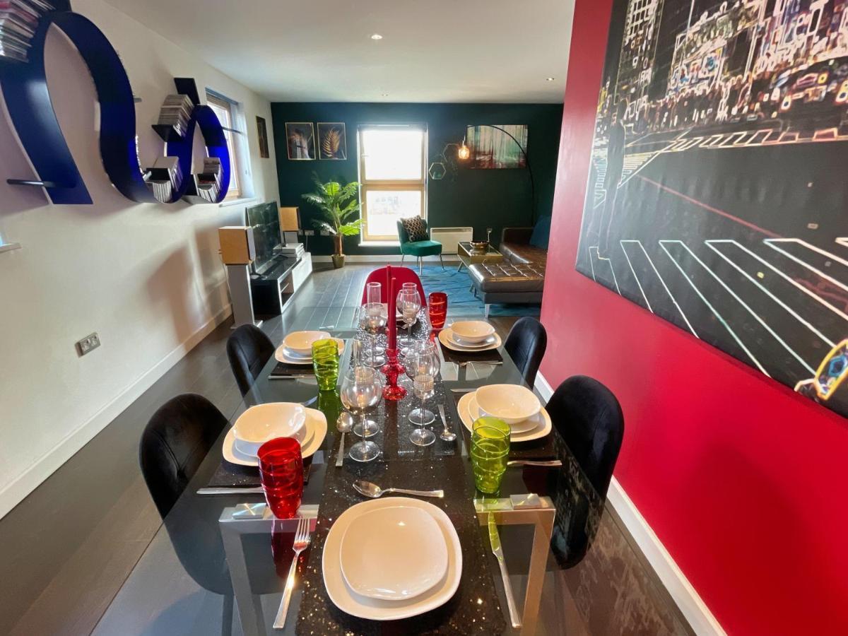 Historic Clock Tower Apartment With Rooftop Terrace And Free Secure Parking Sheffield Extérieur photo